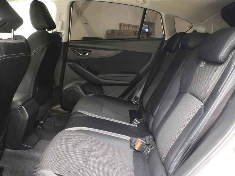 Subaru Impreza 1,6 AWD Automat Exclusive - fotka 14 z 35