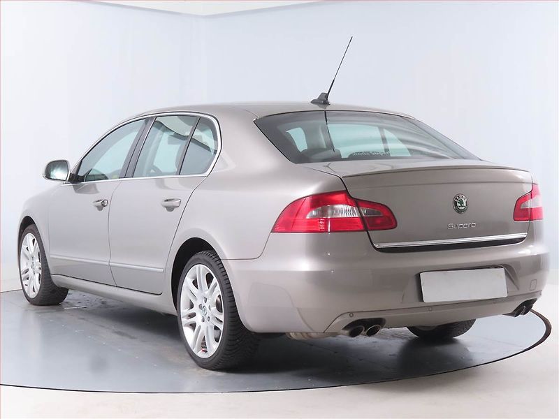 Škoda Superb (2009) 3.6 FSI V6, 4X4, Automat - fotka 4 z 16