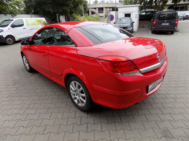 Opel Astra (2008) 1.8 16V - fotka 5 z 18