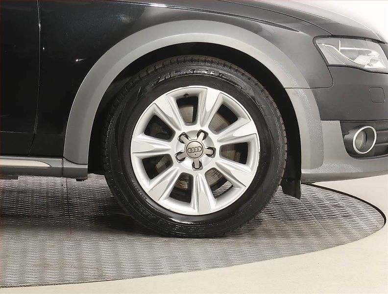 Audi A4 Allroad (2011) 2.0 TDI, 4X4, Xenony - fotka 14 z 17