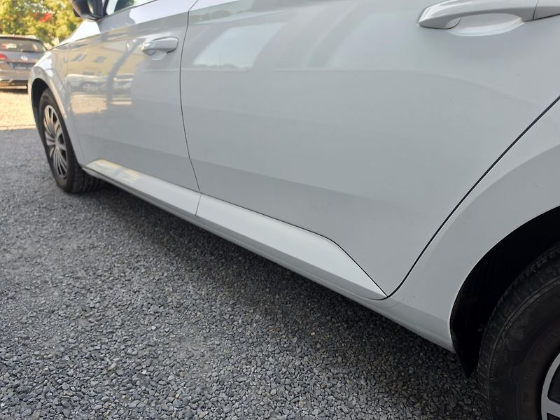 Škoda Superb 2.0 TDI ALCANTRA Led DSG  - fotka 7 z 24