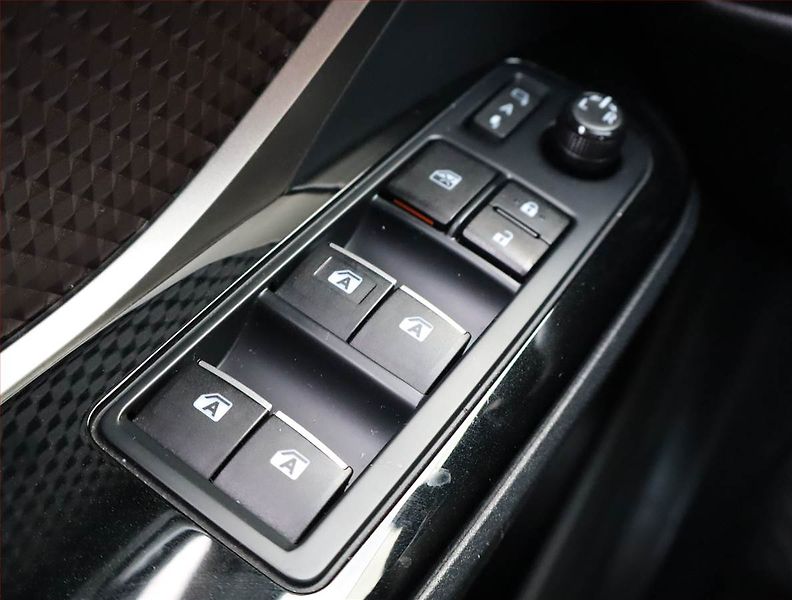 Toyota C-HR (2017) 1.8 Hybrid, Automat - fotka 16 z 19