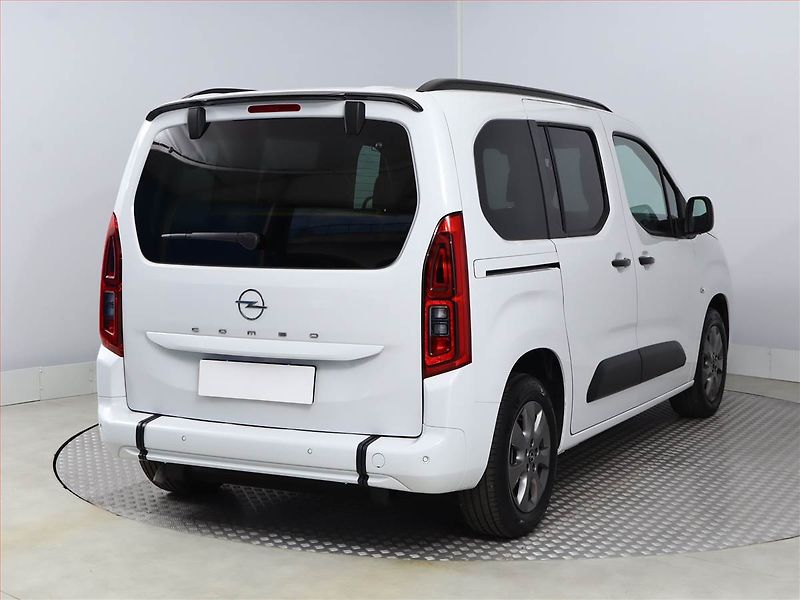 Opel Combo (2025) Edition 1.2 Turbo, 3Místa, ČR - fotka 5 z 17