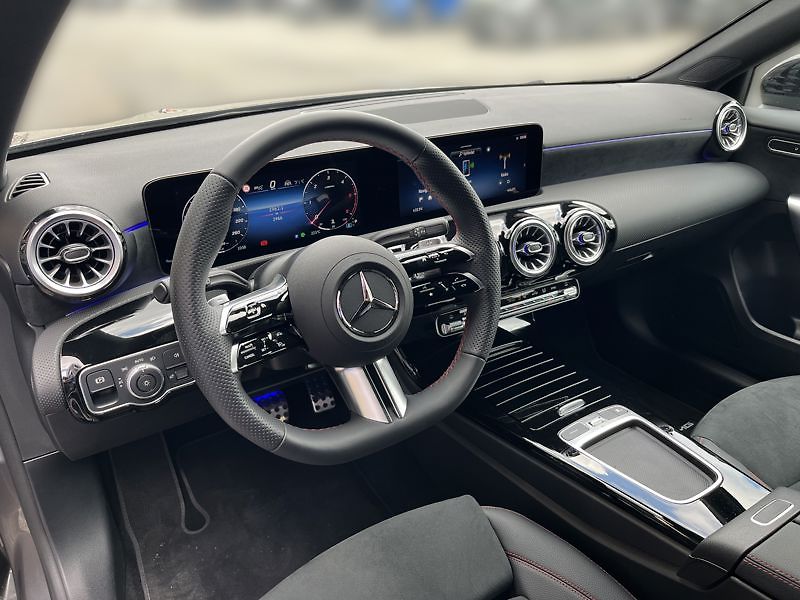 Mercedes-Benz Třídy A A-Třída 200 d AMG Night - fotka 10 z 21