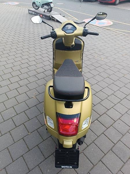 Vespa GTS 125 Super (2025) Sport Verde Ambizioso matt - fotka 6 z 12