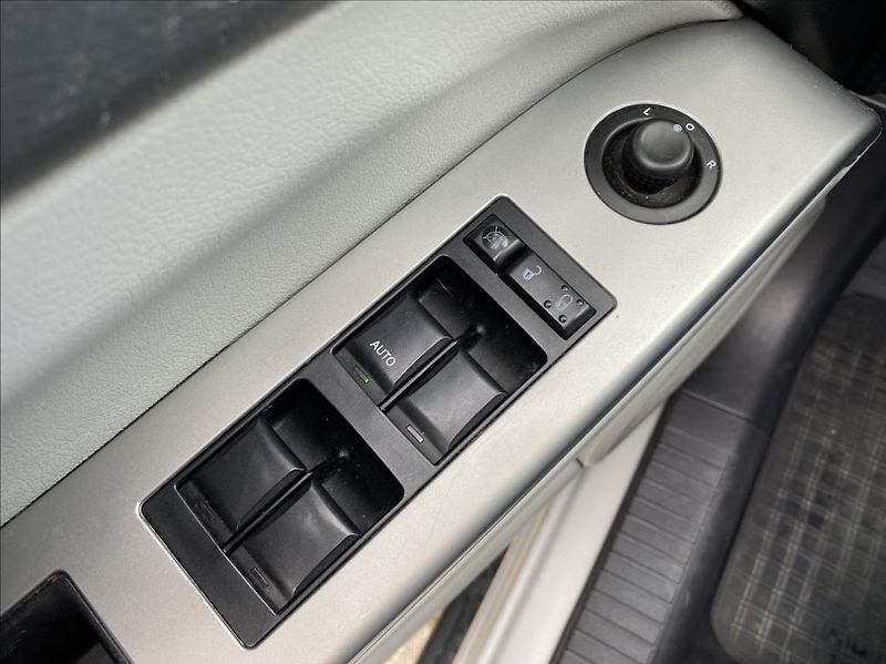 Jeep Compass 2,0 CRD  LIMITED - fotka 31 z 32