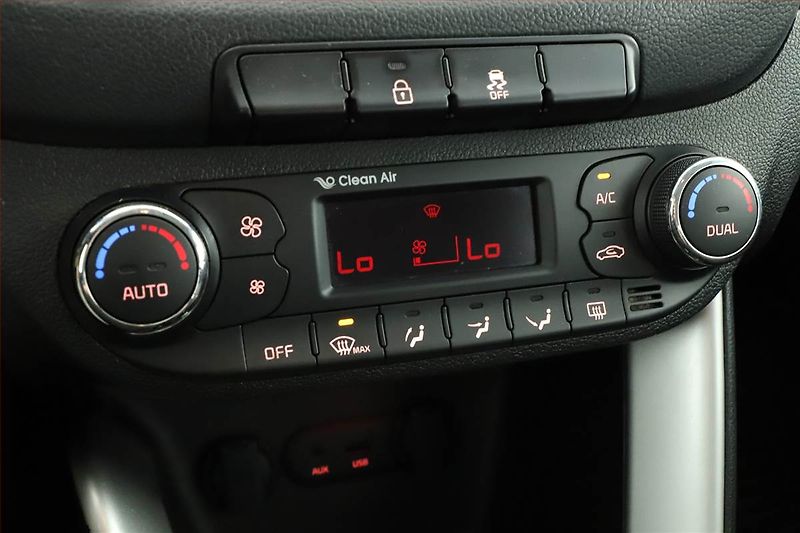 Kia Ceed (2014) 1.6 GDI, ČR,1.maj, Serv.kniha - fotka 13 z 14