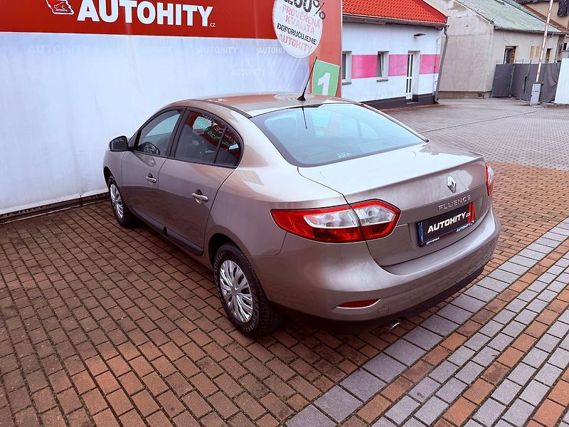 Renault Fluence 1.6 16V, ČR - fotka 8 z 20