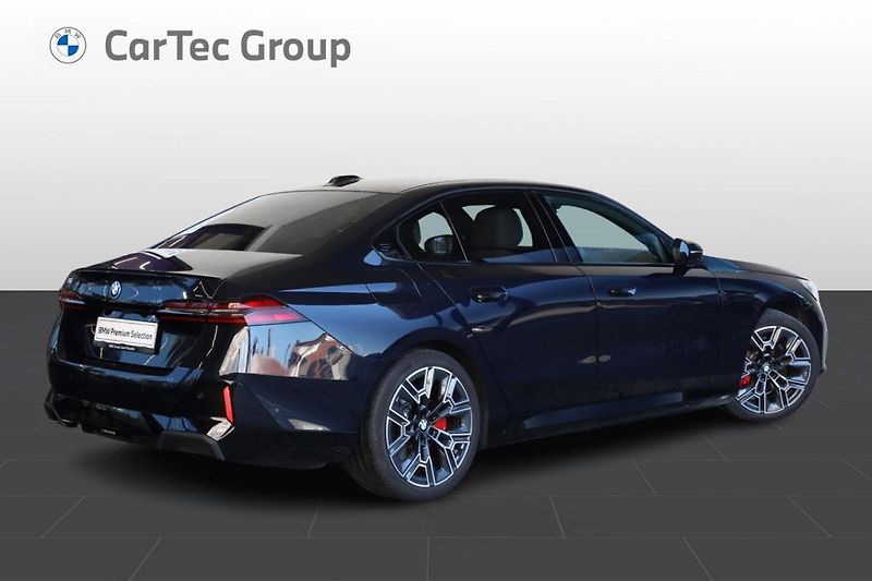BMW i5 xDrive 40 - fotka 3 z 32