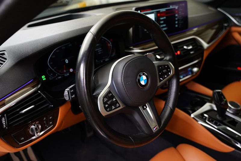 BMW Řada 5 - fotka 14 z 30