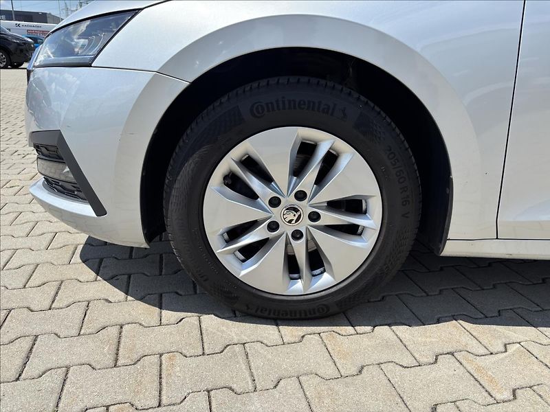 Škoda Octavia 2,0 TDI 85kW Ambition - fotka 9 z 38