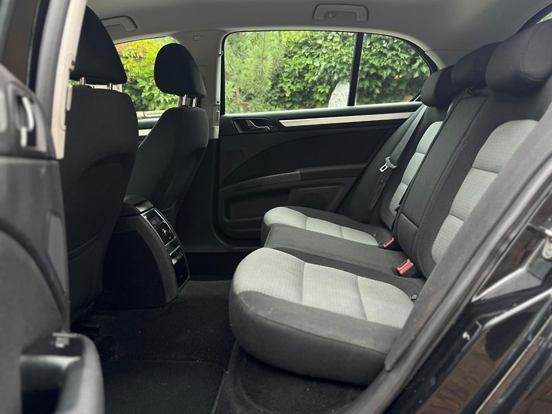 Škoda Superb 2.0TDi ČR čidla aut. klima  - fotka 18 z 26