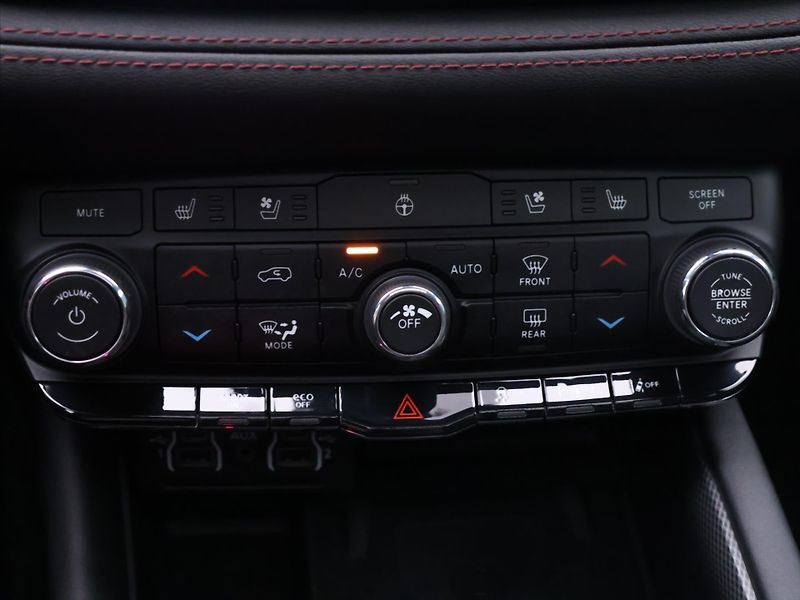 Dodge Durango 5,7 Hemi 268kW R/T Aut. AWD - fotka 27 z 38