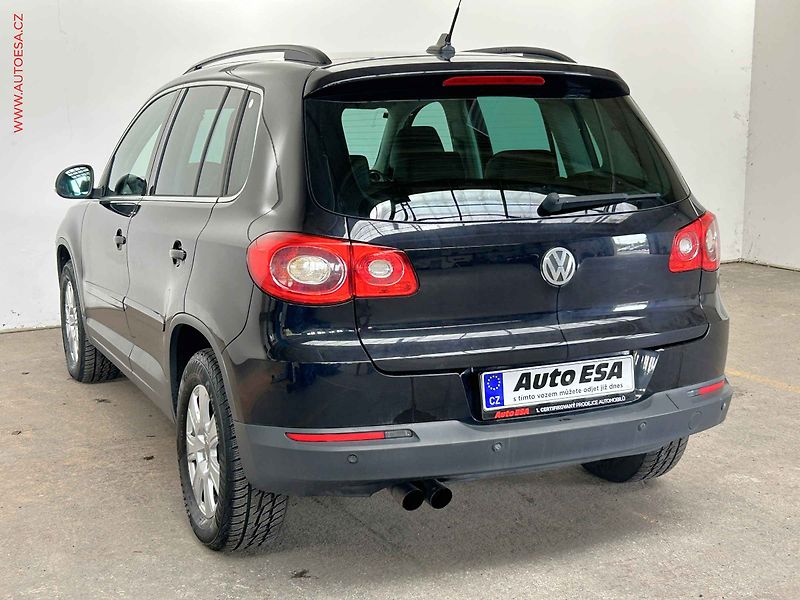 Volkswagen Tiguan (2009) 2.0TDi 4x4, 1.maj, Xenon, AC - fotka 6 z 17
