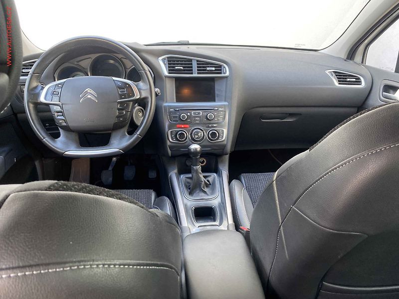 Citroën C4 (2011) 1.6VTi, 1.maj,ČR, Bixen, navi - fotka 8 z 20