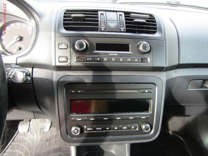 Škoda Fabia (2014) 1.2 TSi, Ambiente - fotka 12 z 18