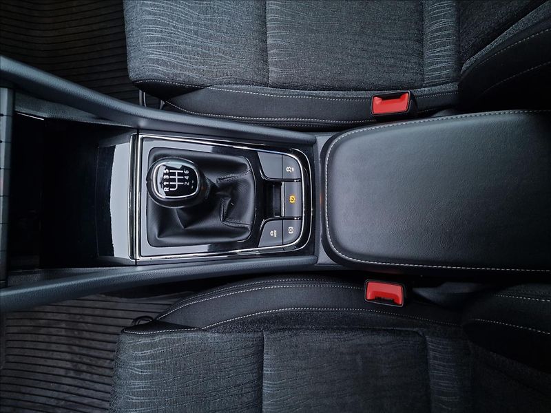 Škoda Karoq 2.0 TDI 110kW Style,ČR,1.Maj. - fotka 37 z 50