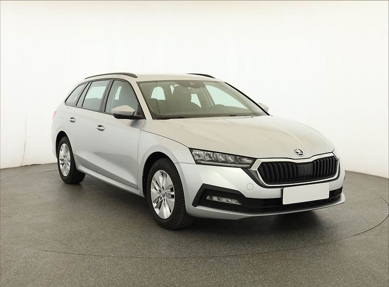 Škoda Octavia (2022) Ambition 2.0 TDI, ČR,1.maj - fotografie inzerátu