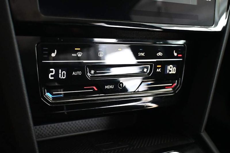 Volkswagen Passat (2023) 2.0 LED DSG ACC Kamera Tažné T - fotka 21 z 34
