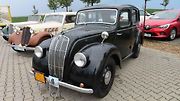 Pálavský Oldtimer přilákal na Břeclavsko desítky elegantních veteránů