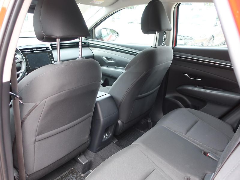 Hyundai Tucson 1.6T-GDi 110kW REZERVACE - fotka 12 z 24