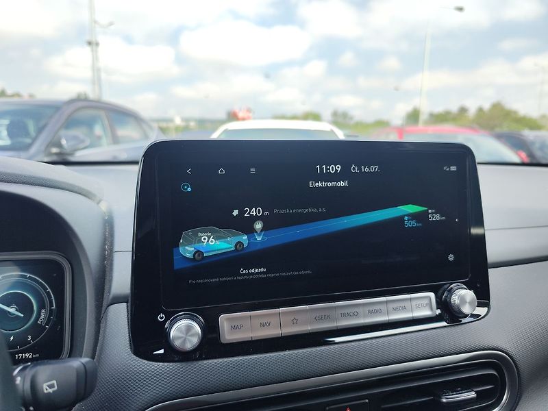 Hyundai Kona EV/150kW 64kWh Style AT - fotka 18 z 35