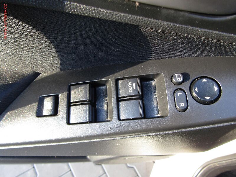 Mazda 3 (2011) 2.2 MZR-CD, Klima - fotka 11 z 19