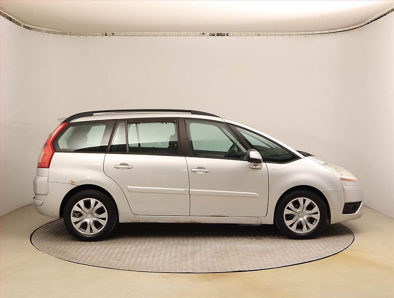 Citroën C4 Picasso (2006) 1.6 HDi, 7 míst, po STK, Klima - fotka 6 z 21