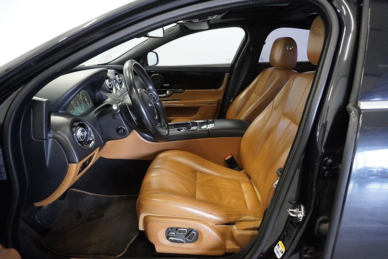 Jaguar XJ (2012) XJ  3,0D V6 AUTOMAT - fotka 29 z 39