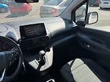 Opel Combo (2021) 1,2i 81 KW 7Míst L2 - náhled 14