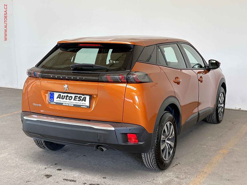 Peugeot 2008 (2021) 1.2PT, Active, LED, navi - fotka 4 z 16
