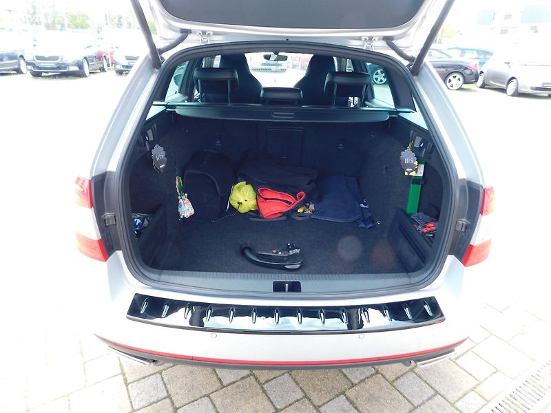 Škoda Octavia (2016) 2.0 TDi RS DSG CHALLENGE - fotka 27 z 47