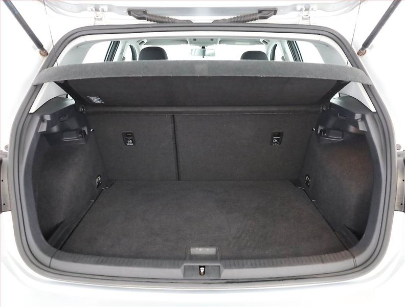 Volkswagen Golf (2014) 1.2 TSI, Serv.kniha - fotka 12 z 13