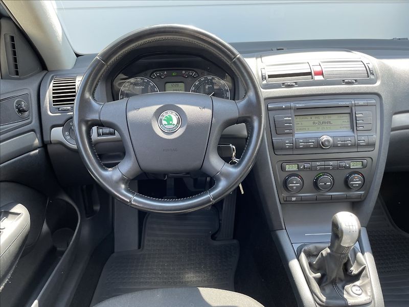 Škoda Octavia 2,0 TDI 103KW 4X4 ČR. - fotka 10 z 30