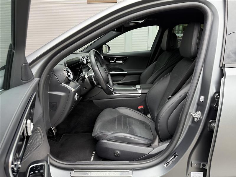 Mercedes-Benz Třídy C AMG Paket  C 300 4MATIC - fotka 7 z 24