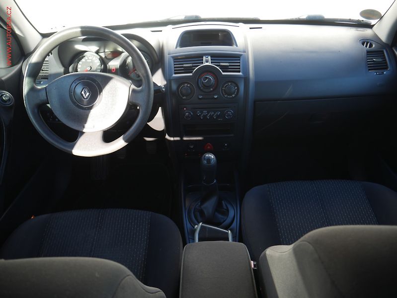 Renault Mégane (2003) 1.4 i, AC - fotka 7 z 14