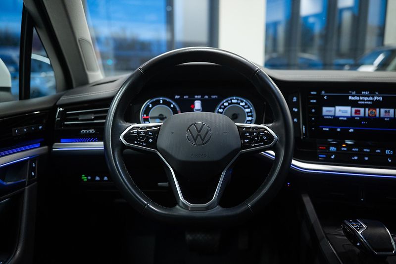 Volkswagen Touareg (2022) 3.0TDI 210KW 4X4 1ČR NOVÁ CENA - fotka 19 z 39