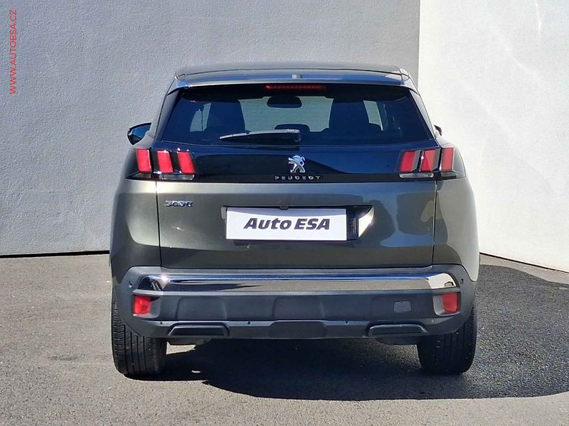 Peugeot 3008 (2019) 1.2 PT, Allure, AT, navi - fotka 5 z 17