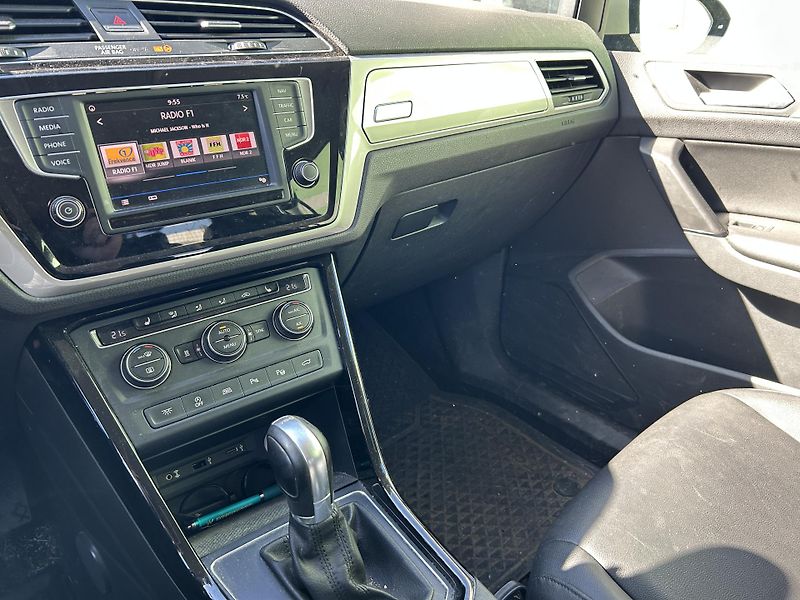 Volkswagen Touran (2016) 2.0 TDi 110 kw - fotka 19 z 20
