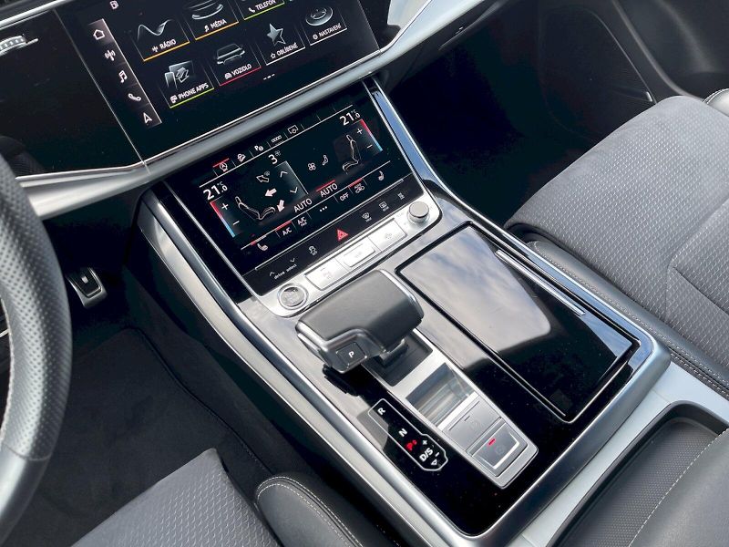 Audi Q8 (2023) 50 TDI 210 kW S-line Quattro T - fotka 11 z 35