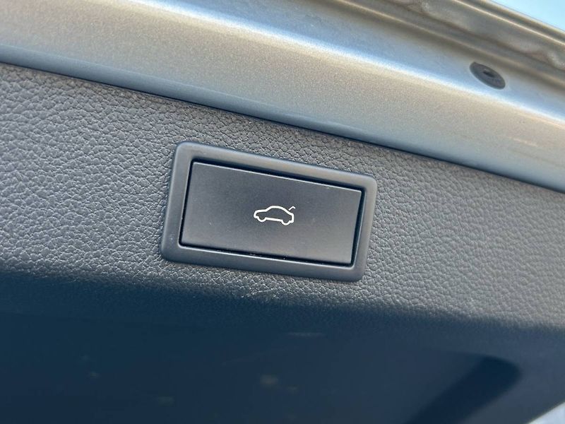 Škoda Superb (2021) kombi 2.0 TDI 7DSG Sportline - fotka 35 z 35