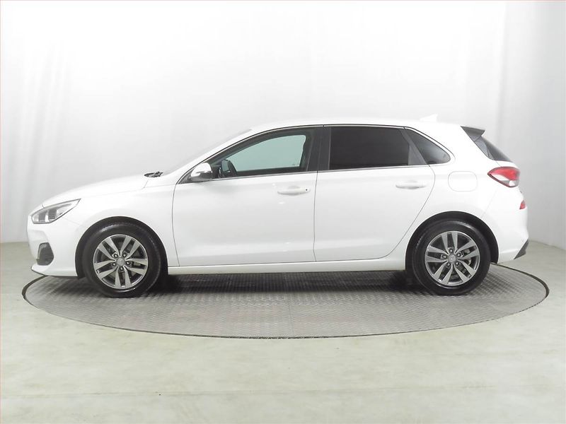 Hyundai i30 (2020) Family 1.4 T-GDI, Automat - fotka 3 z 21