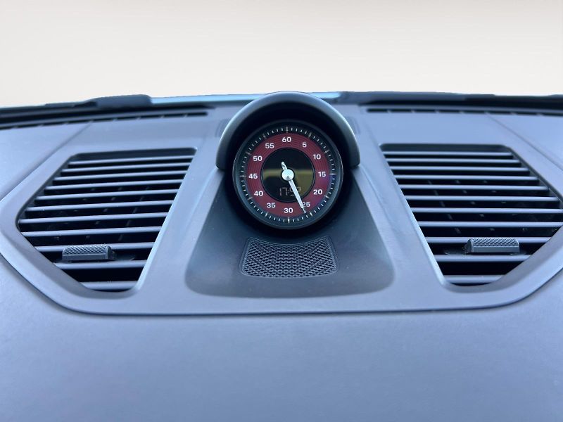 Porsche 911 (2024) Carrera GTS Cabrio SportChrono - fotka 10 z 31
