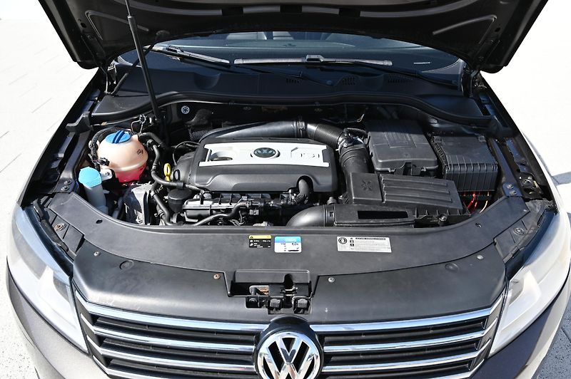 Volkswagen Passat 2.0TSI 155KW DSG Highline 7/14 - fotka 34 z 44