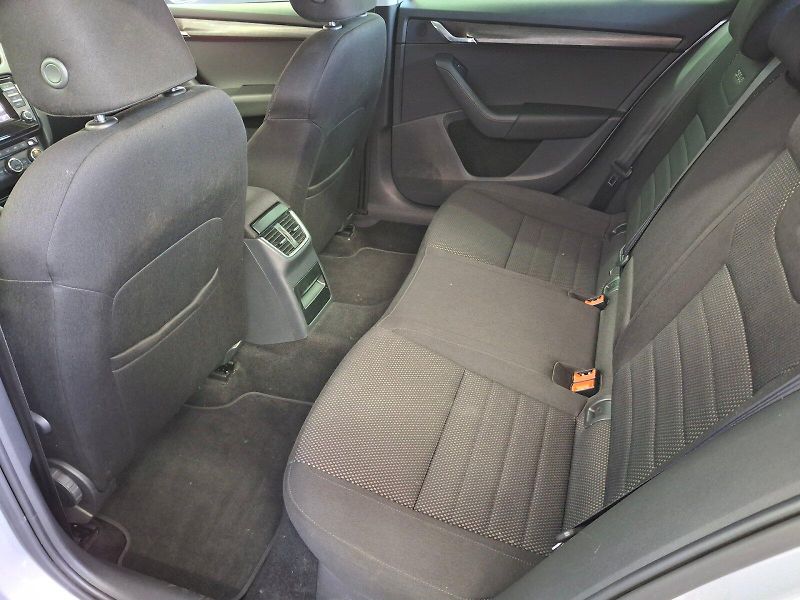 Škoda Octavia (2015) Combi Scout 4x4 2,0TDi 110kW - fotka 7 z 31