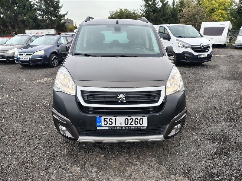 Peugeot Partner 1,2 - fotka 2 z 18