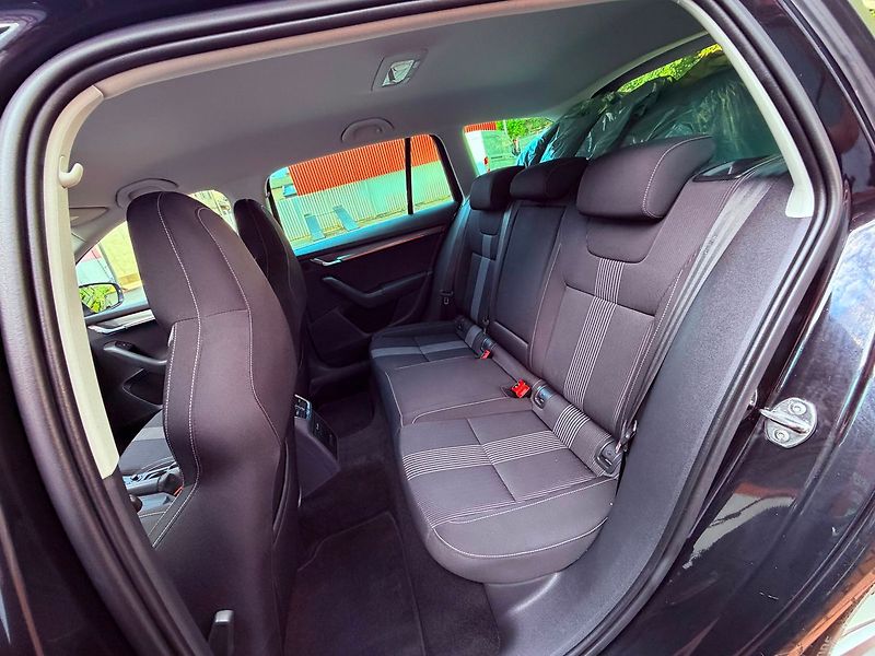Škoda Octavia 1.4 TSi DSG Style, Serviska - fotka 13 z 32