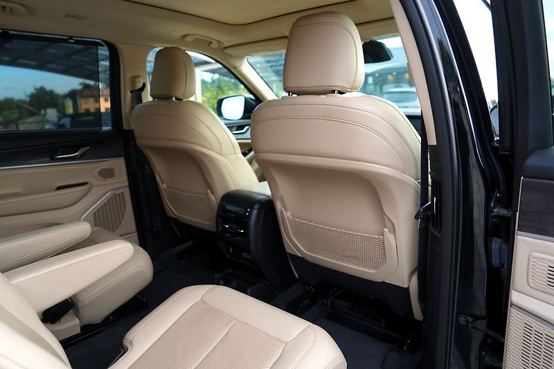 Jeep Grand Cherokee 3.6i V6 Long Limited,4x4,300PS - fotka 33 z 50