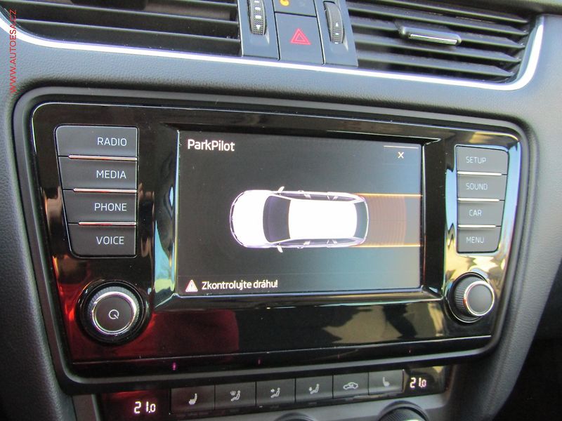 Škoda Octavia (2016) 1.6 TDi, ČR, Xenon, AC - fotka 12 z 19