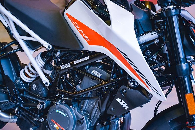 KTM 390 Duke Akrapovič 0KM - fotka 5 z 14